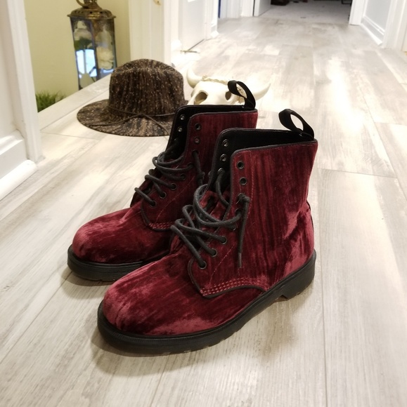 Dr. Martens Shoes - BLOWOUT CLOSET PRICING doc martens